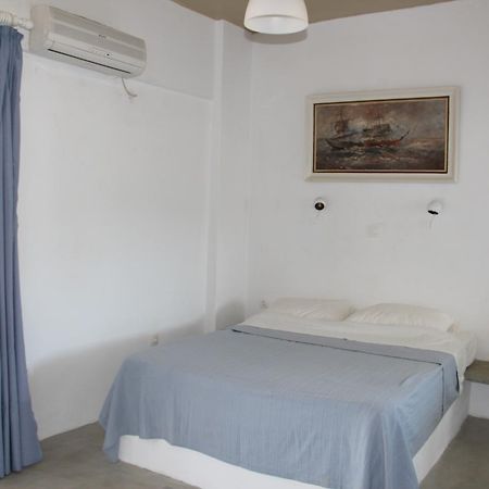 Pansion Andreas Apartment Tinos Island ภายนอก รูปภาพ