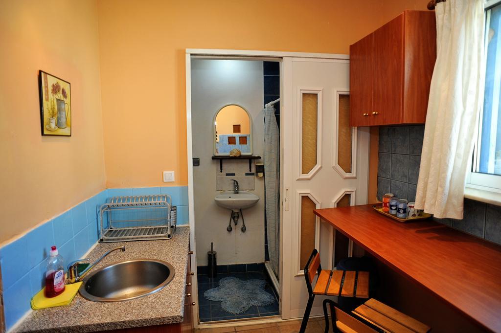 Pansion Andreas Apartment Tinos Island ภายนอก รูปภาพ